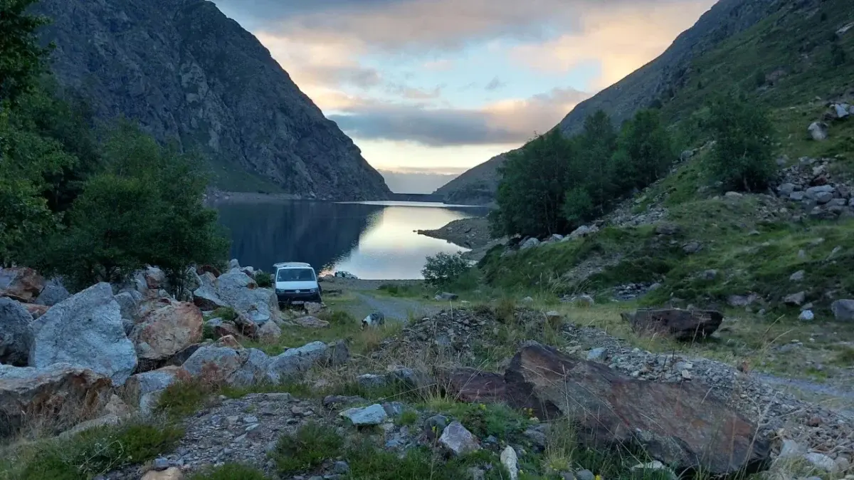 van dans les pyrénées